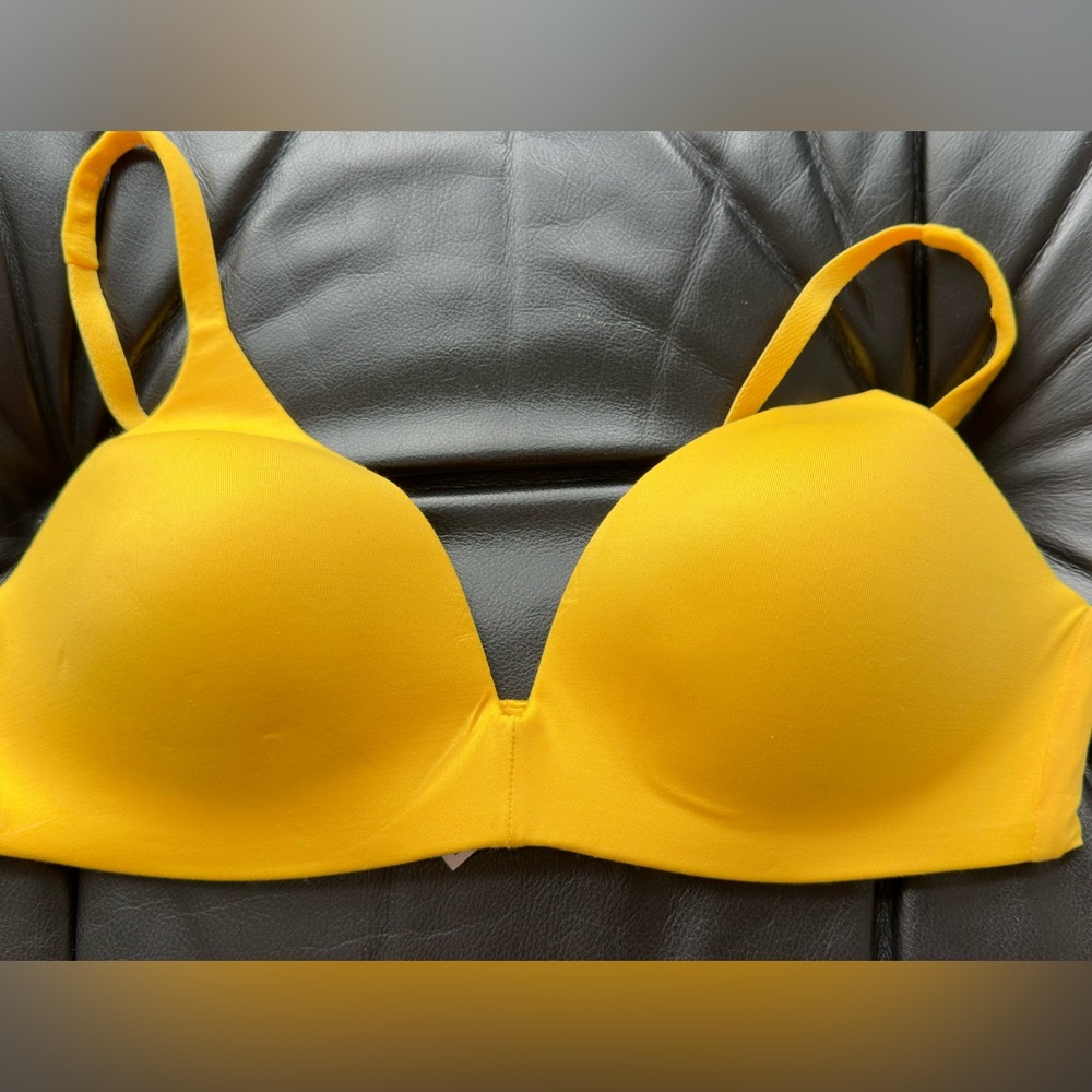 Victoria's Secret Bright Yellow Bra Ipex Wireless 36B